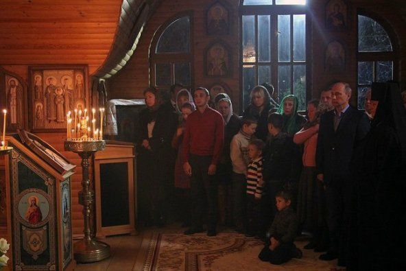 Путин встречает Рождество в женском монастыре в Сочи